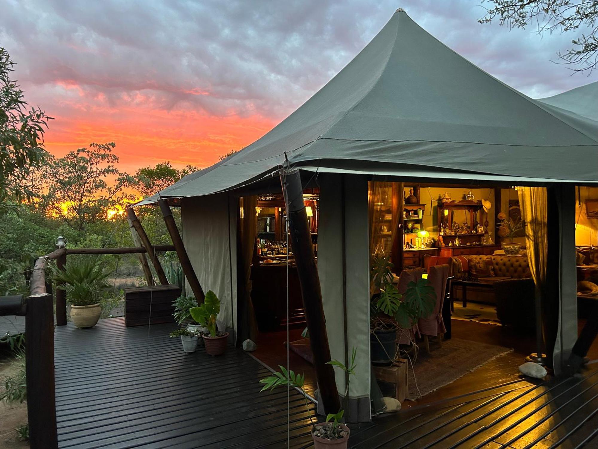 Out In Africa Wildlife Lodge Хаманскраал Екстериор снимка