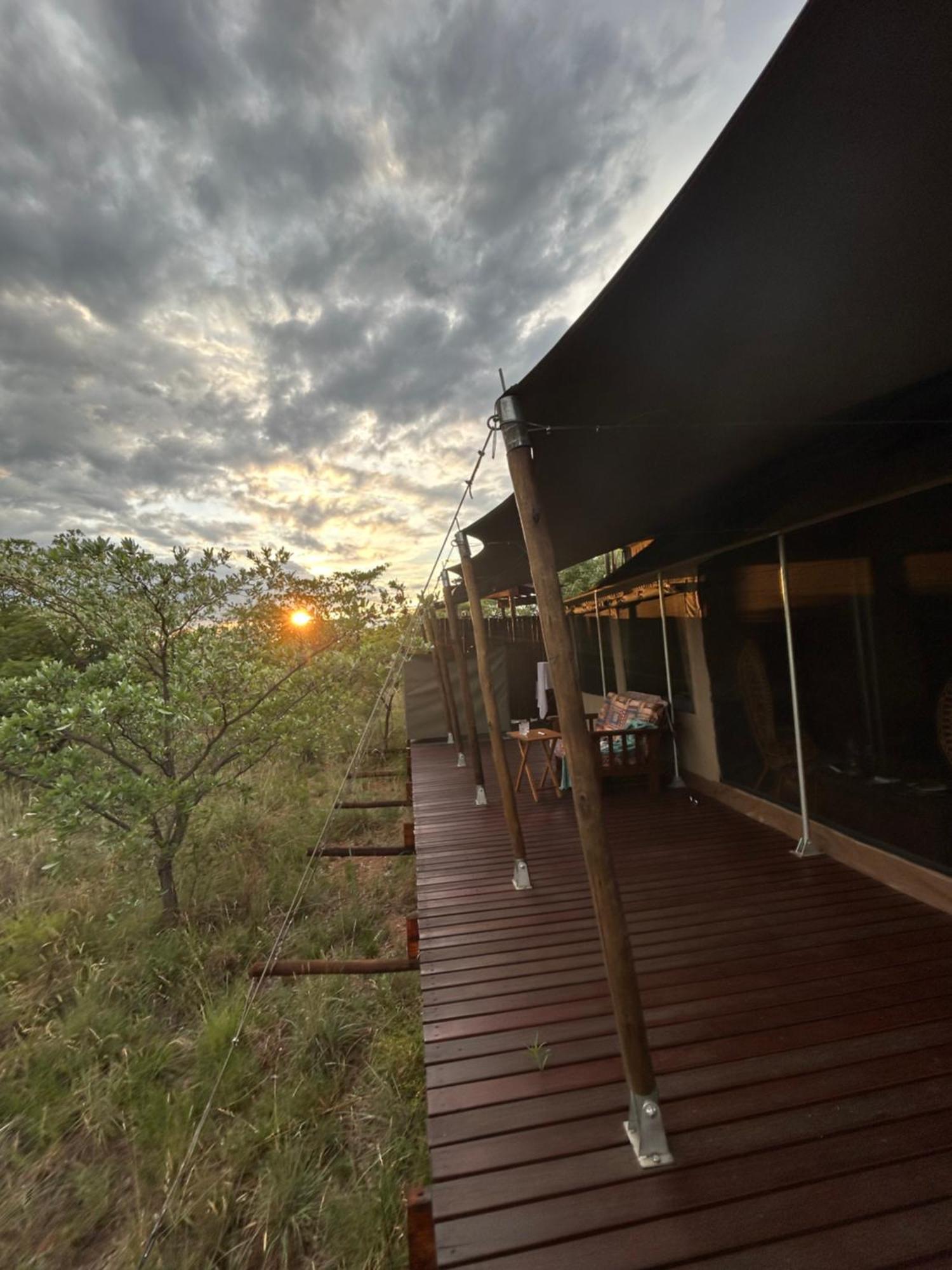 Out In Africa Wildlife Lodge Хаманскраал Екстериор снимка