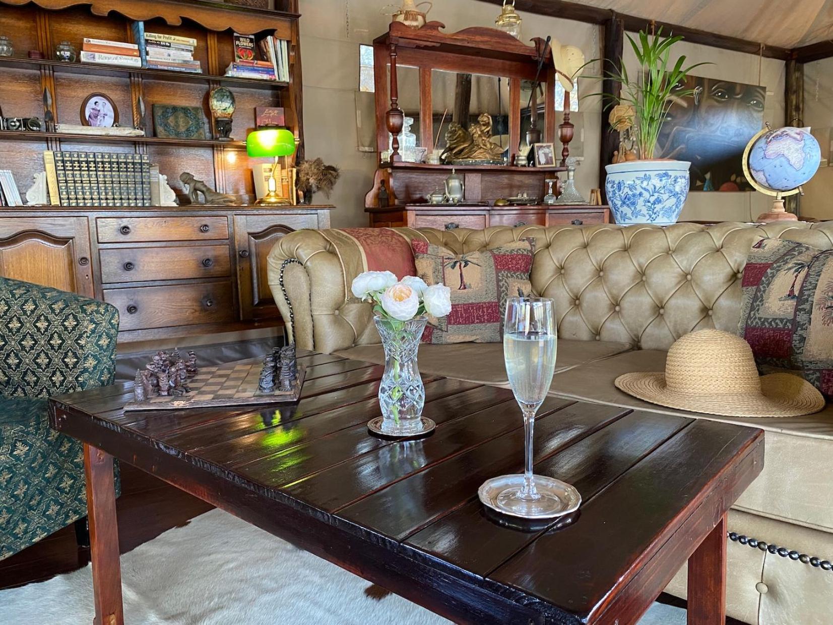 Out In Africa Wildlife Lodge Хаманскраал Екстериор снимка